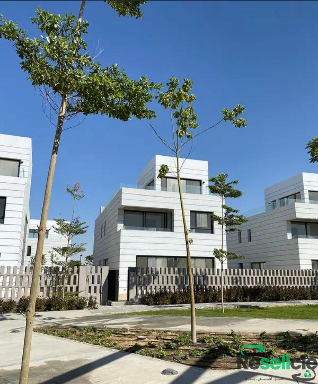Villa ready for inspection for sale with a 5% down payment and installments over the longest payment period in Al Burouj - Al Bourouj