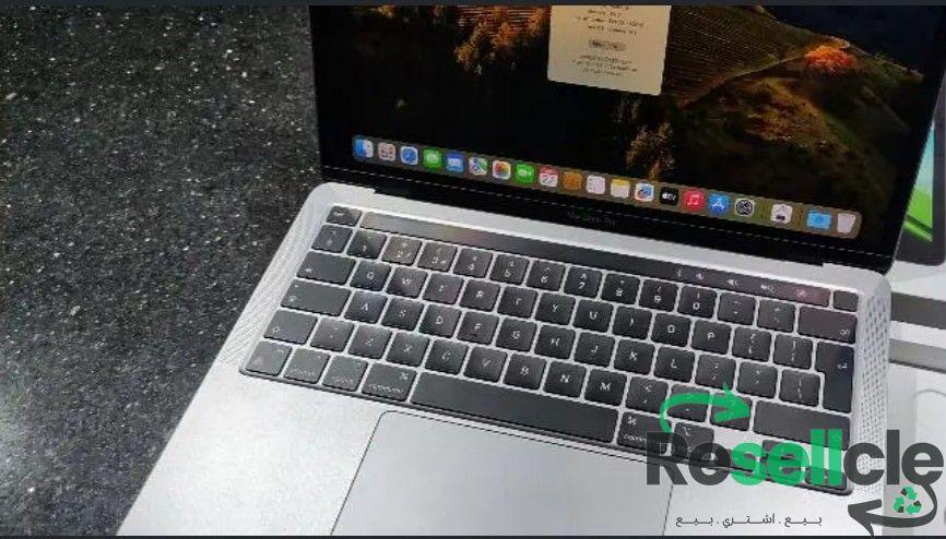 MacBook Pro m1 يعتبر جديد