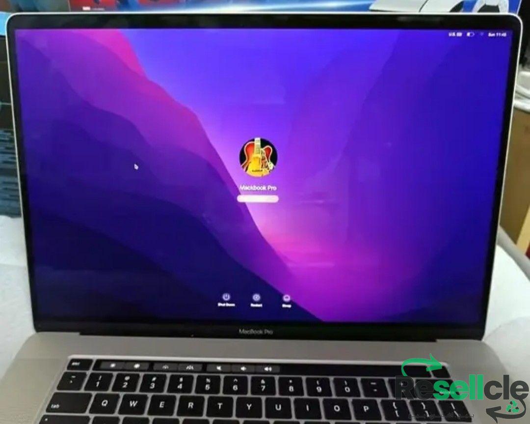 mackbook pro 2020 like new