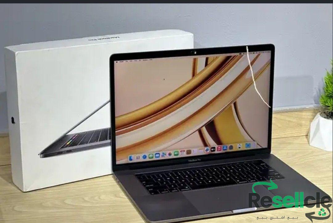 Macbook Pro 2018 15-inch بالكرتونه