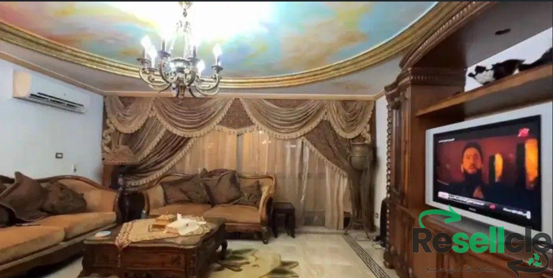 شقة مميزة للبيع 450م بلوكيشن مميز علي شارع مصطفي كامل الرئيسي