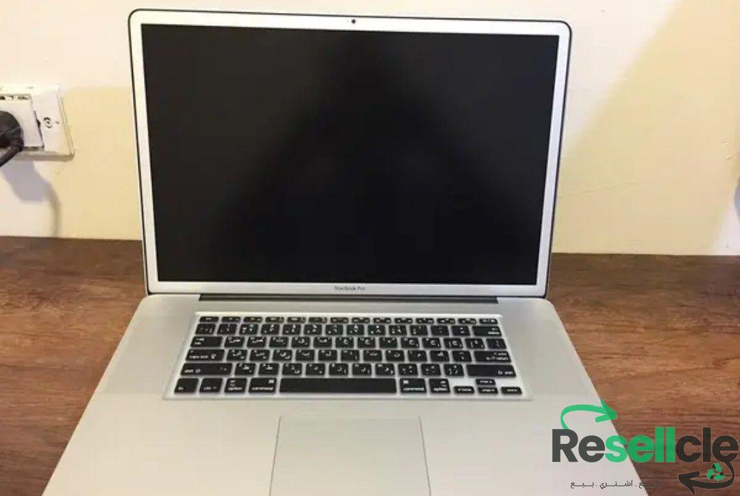 جهاز ابل Mac Book Pro 17 inch