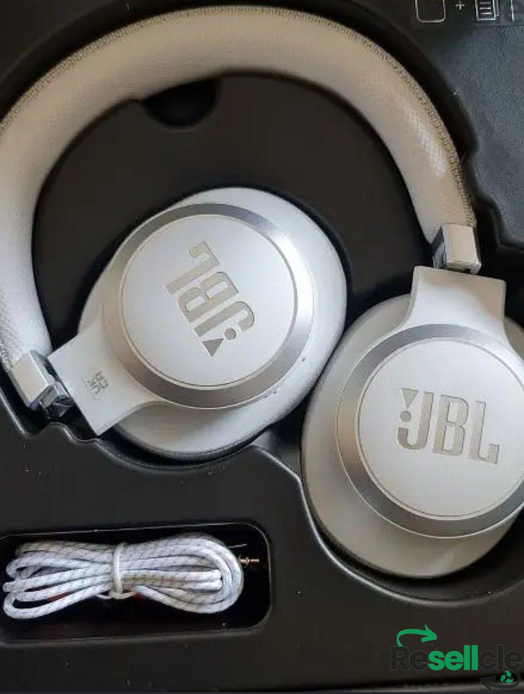 JBL Live 660NC